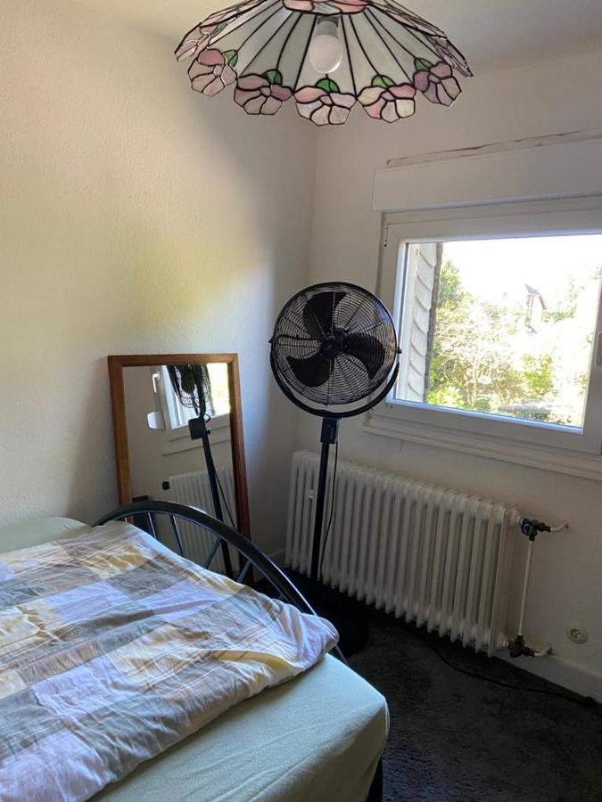 Privates Appartment Ferienwohnung Im Einfamilienhaus ดุสเซลดอร์ฟ ภายนอก รูปภาพ