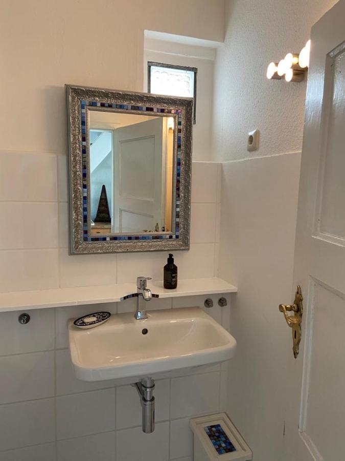 Privates Appartment Ferienwohnung Im Einfamilienhaus ดุสเซลดอร์ฟ ภายนอก รูปภาพ