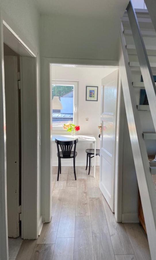 Privates Appartment Ferienwohnung Im Einfamilienhaus ดุสเซลดอร์ฟ ภายนอก รูปภาพ