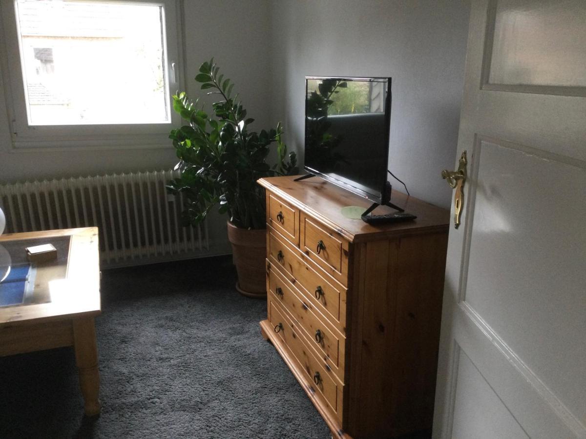 Privates Appartment Ferienwohnung Im Einfamilienhaus ดุสเซลดอร์ฟ ภายนอก รูปภาพ