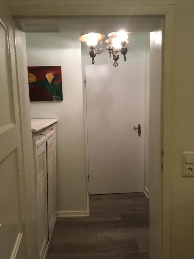 Privates Appartment Ferienwohnung Im Einfamilienhaus ดุสเซลดอร์ฟ ภายนอก รูปภาพ